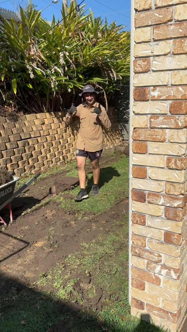 Tight access? No problem! For this courtyard we used a turf cutter to remove the grass, then used the…